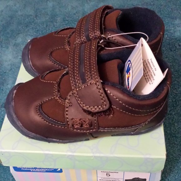 Size 5 Brown Toddler shoes - Picture 3 of 3